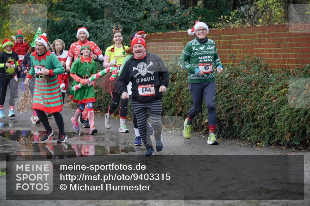 07.12.2025 - St. Pauli X-Mass-Run No. 15 Michael Burmester http://msf.ph/oto/9403315 07.12.2025 10:46:35 Laufen 648, 77, 694, 49 meine-sportfotos.de