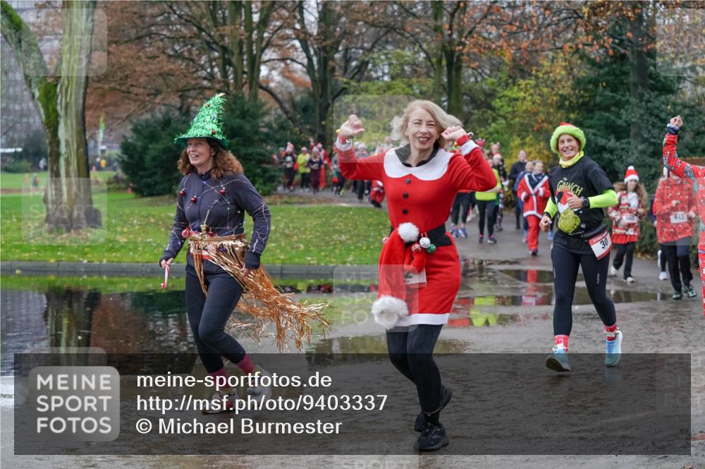 07.12.2025 - St. Pauli X-Mass-Run No. 15 Michael Burmester http://msf.ph/oto/9403337 07.12.2025 10:46:43 Laufen 30, 942 meine-sportfotos.de