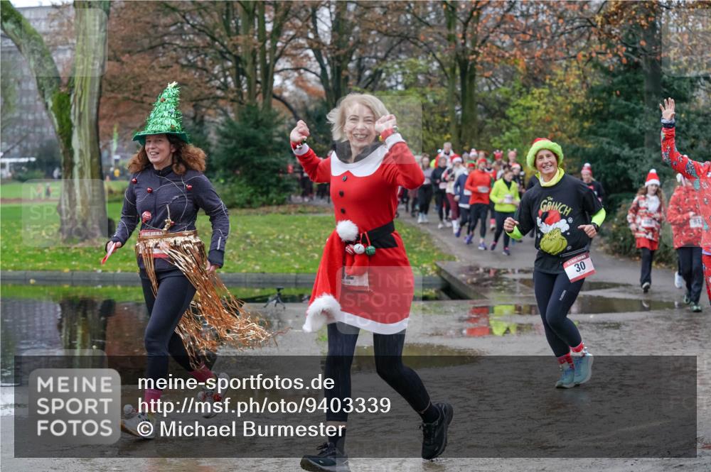07.12.2025 - St. Pauli X-Mass-Run No. 15 Michael Burmester http://msf.ph/oto/9403339 07.12.2025 10:46:43 Laufen 30, 94 meine-sportfotos.de