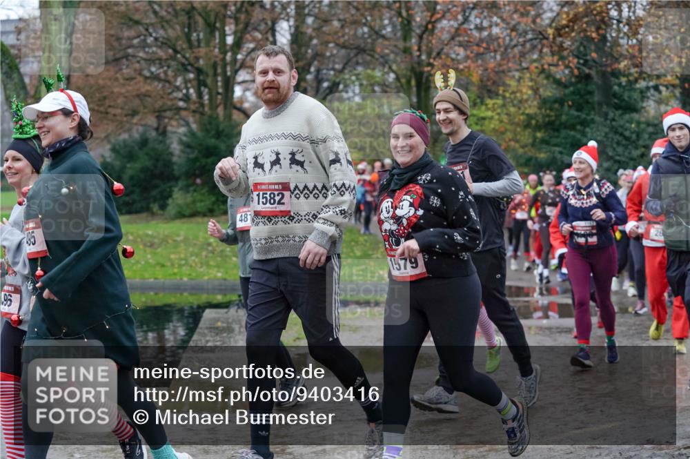 07.12.2025 - St. Pauli X-Mass-Run No. 15 Michael Burmester http://msf.ph/oto/9403416 07.12.2025 10:47:02 Laufen 96, 495, 481, 15, 1582, 1579, 26 meine-sportfotos.de