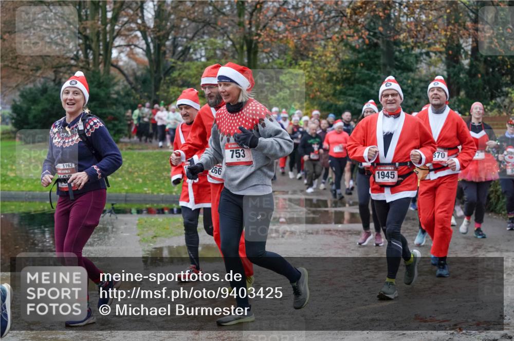 07.12.2025 - St. Pauli X-Mass-Run No. 15 Michael Burmester http://msf.ph/oto/9403425 07.12.2025 10:47:04 Laufen 1163, 15, 266, 753, 1945, 870 meine-sportfotos.de