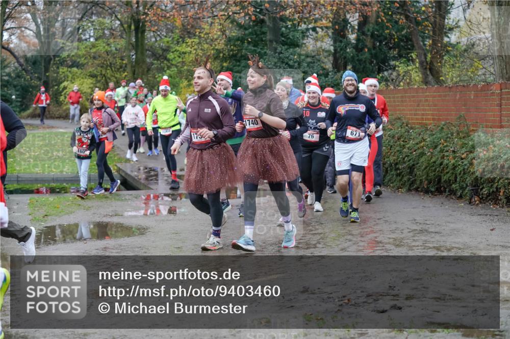 07.12.2025 - St. Pauli X-Mass-Run No. 15 Michael Burmester http://msf.ph/oto/9403460 07.12.2025 10:47:12 Laufen 180, 1066, 173, 1740, 671, 76 meine-sportfotos.de