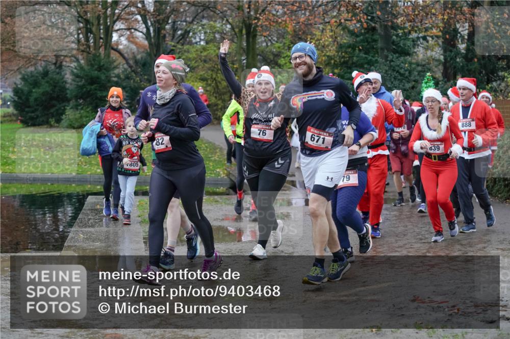 07.12.2025 - St. Pauli X-Mass-Run No. 15 Michael Burmester http://msf.ph/oto/9403468 07.12.2025 10:47:14 Laufen 805, 82, 76, 671, 79, 839, 888 meine-sportfotos.de