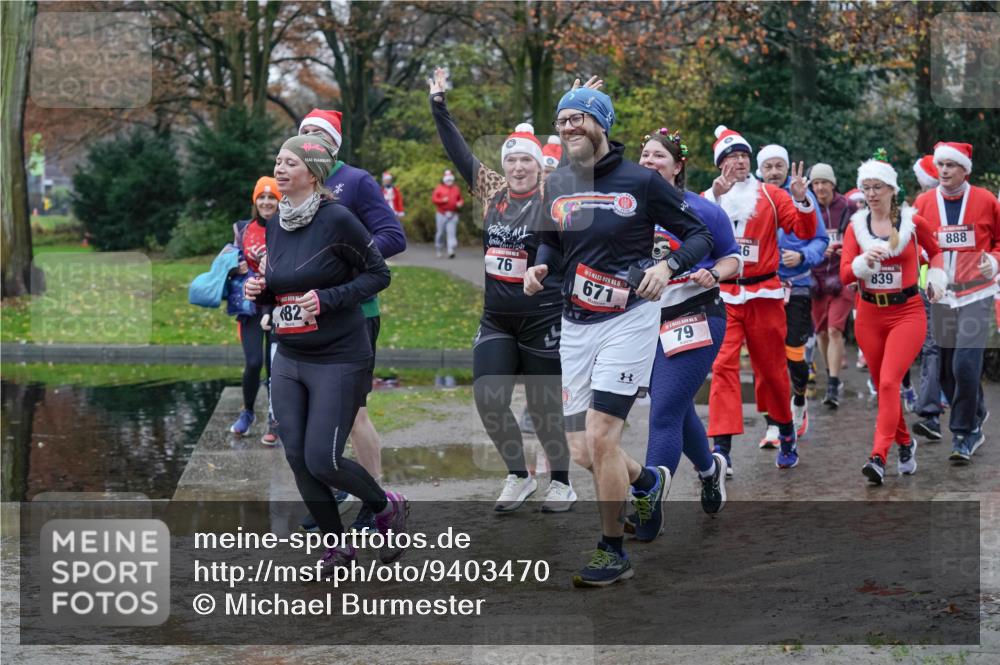 07.12.2025 - St. Pauli X-Mass-Run No. 15 Michael Burmester http://msf.ph/oto/9403470 07.12.2025 10:47:15 Laufen 82, 76, 5, 671, 79, 6, 839, 888 meine-sportfotos.de