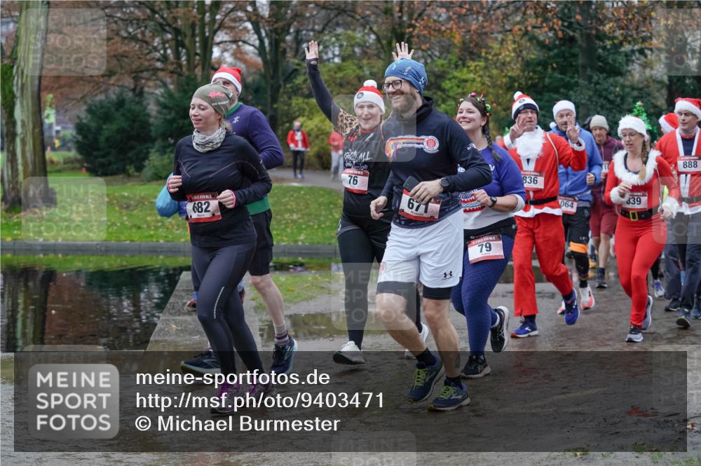 07.12.2025 - St. Pauli X-Mass-Run No. 15 Michael Burmester http://msf.ph/oto/9403471 07.12.2025 10:47:15 Laufen 5, 682, 76, 671, 79, 836, 064, 839, 888 meine-sportfotos.de