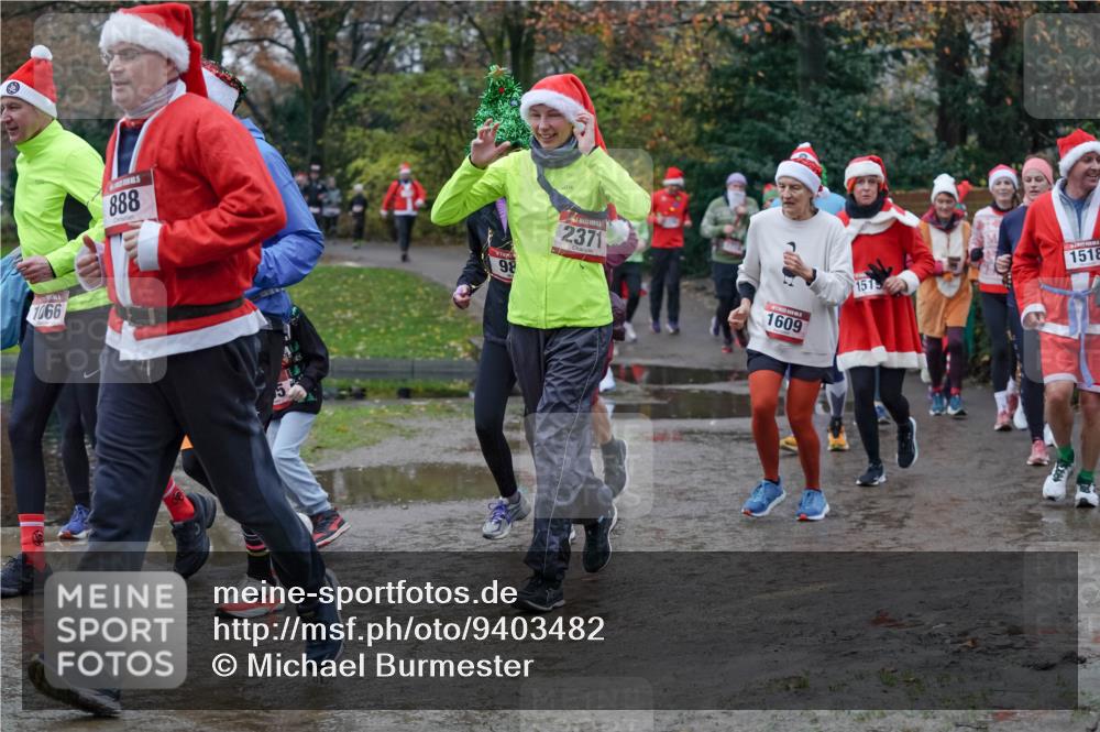 07.12.2025 - St. Pauli X-Mass-Run No. 15 Michael Burmester http://msf.ph/oto/9403482 07.12.2025 10:47:17 Laufen 1066, 888, 98, 2371, 1518, 1515, 1609 meine-sportfotos.de