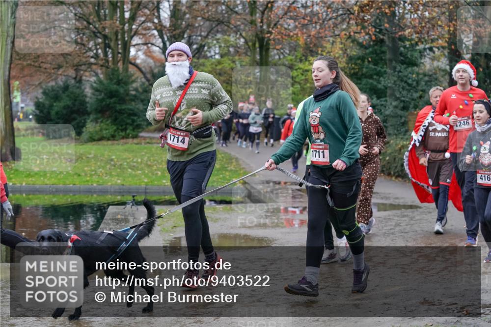 07.12.2025 - St. Pauli X-Mass-Run No. 15 Michael Burmester http://msf.ph/oto/9403522 07.12.2025 10:47:26 Laufen 1711, 1714, 246, 416 meine-sportfotos.de