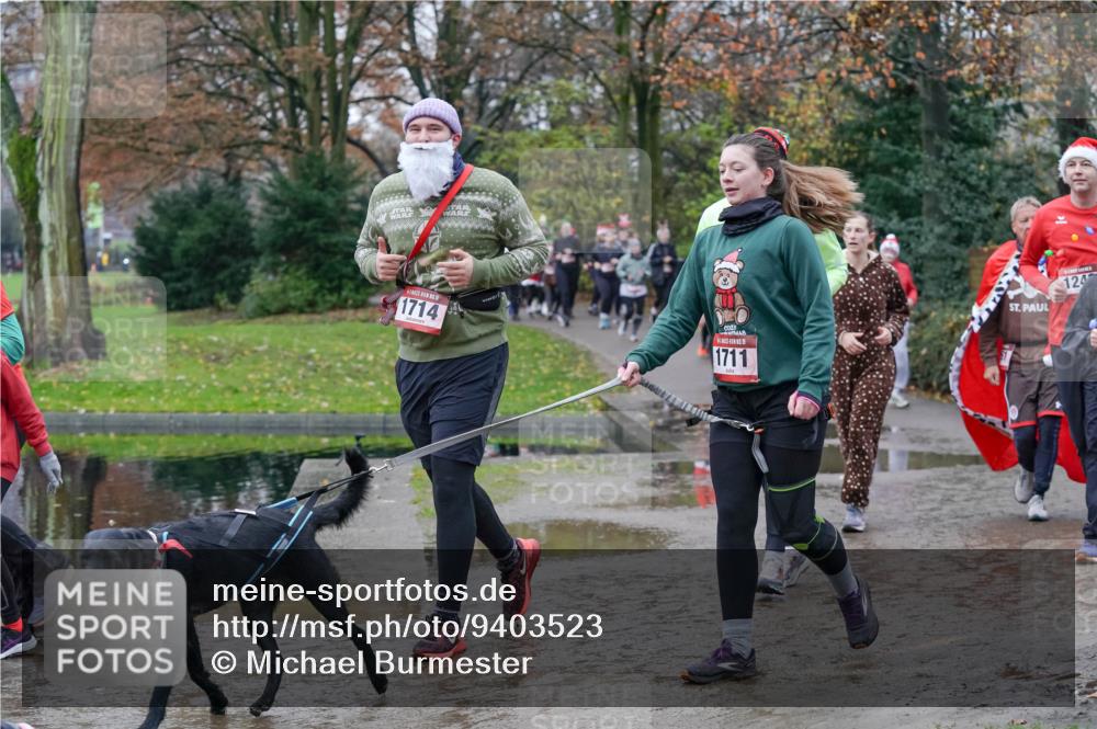 07.12.2025 - St. Pauli X-Mass-Run No. 15 Michael Burmester http://msf.ph/oto/9403523 07.12.2025 10:47:26 Laufen 1714, 1711, 124 meine-sportfotos.de