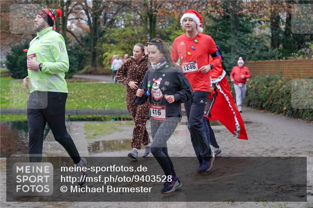 07.12.2025 - St. Pauli X-Mass-Run No. 15 Michael Burmester http://msf.ph/oto/9403528 07.12.2025 10:47:27 Laufen 0, 15, 416, 1246 meine-sportfotos.de