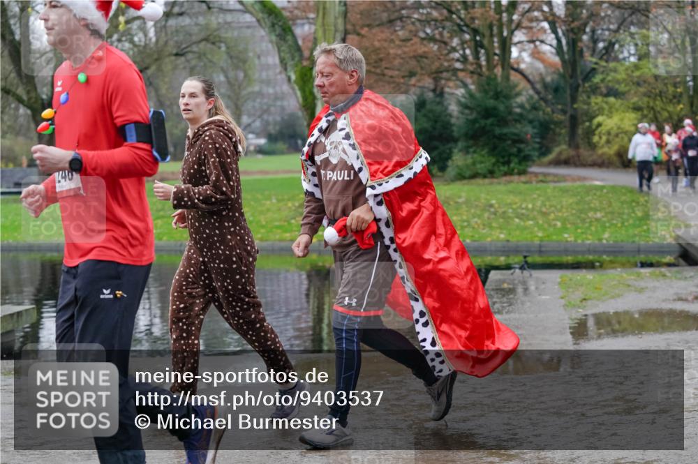 07.12.2025 - St. Pauli X-Mass-Run No. 15 Michael Burmester http://msf.ph/oto/9403537 07.12.2025 10:47:29 Laufen 240 meine-sportfotos.de