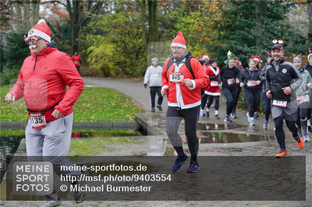 07.12.2025 - St. Pauli X-Mass-Run No. 15 Michael Burmester http://msf.ph/oto/9403554 07.12.2025 10:47:35 Laufen 1135, 029, 845, 991, 817 meine-sportfotos.de