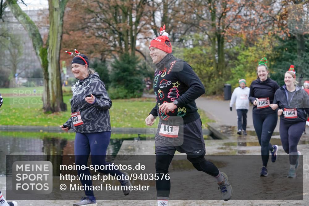 07.12.2025 - St. Pauli X-Mass-Run No. 15 Michael Burmester http://msf.ph/oto/9403576 07.12.2025 10:47:40 Laufen 09, 841, 1662, 1664 meine-sportfotos.de