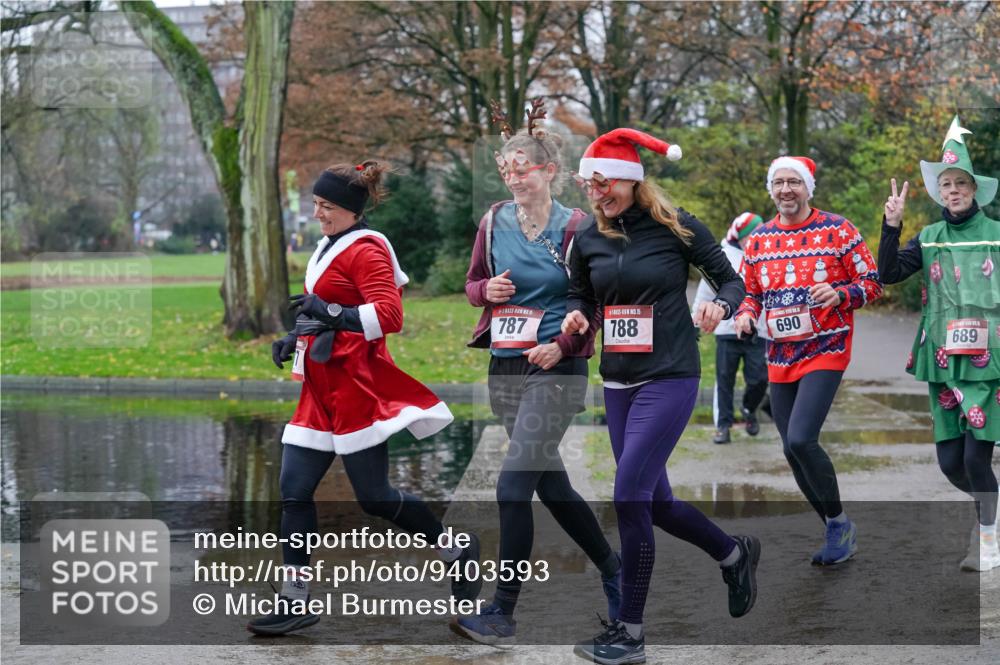 07.12.2025 - St. Pauli X-Mass-Run No. 15 Michael Burmester http://msf.ph/oto/9403593 07.12.2025 10:47:43 Laufen 787, 15, 788, 690, 689 meine-sportfotos.de