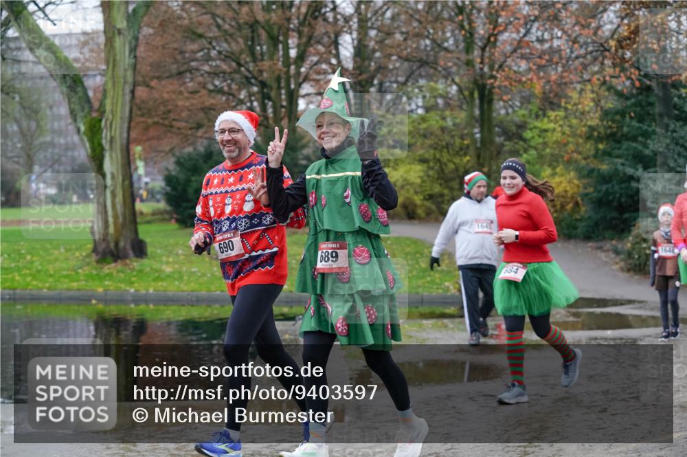 07.12.2025 - St. Pauli X-Mass-Run No. 15 Michael Burmester http://msf.ph/oto/9403597 07.12.2025 10:47:44 Laufen 690, 15, 689, 1645, 684, 1648 meine-sportfotos.de