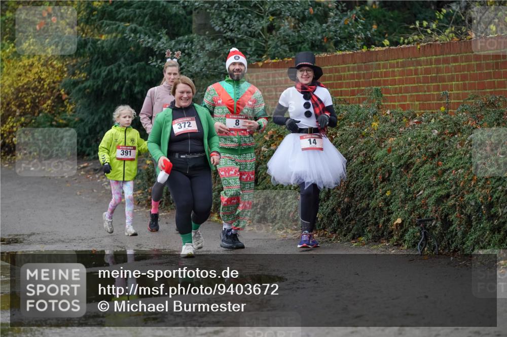 07.12.2025 - St. Pauli X-Mass-Run No. 15 Michael Burmester http://msf.ph/oto/9403672 07.12.2025 10:48:23 Laufen 391, 372, 14 meine-sportfotos.de