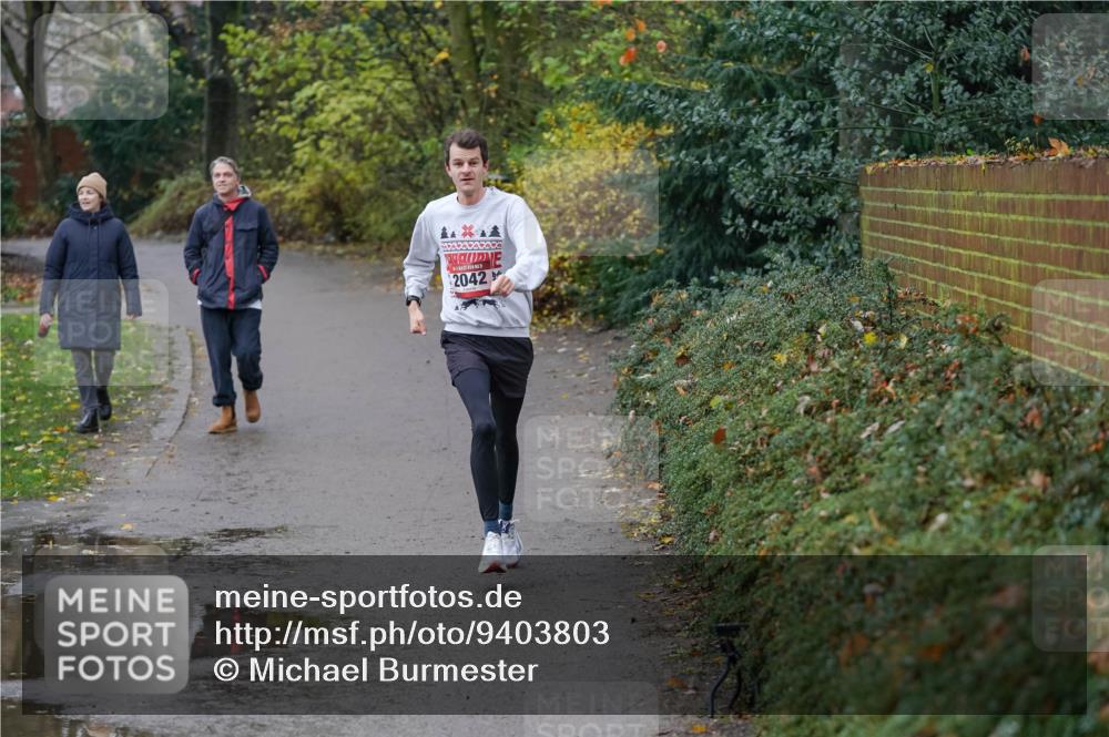 07.12.2025 - St. Pauli X-Mass-Run No. 15 Michael Burmester http://msf.ph/oto/9403803 07.12.2025 10:57:27 Laufen 2042 meine-sportfotos.de