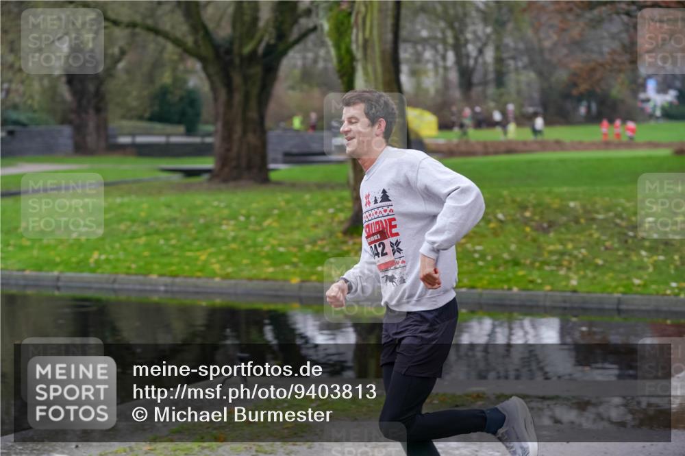07.12.2025 - St. Pauli X-Mass-Run No. 15 Michael Burmester http://msf.ph/oto/9403813 07.12.2025 10:57:29 Laufen 142 meine-sportfotos.de