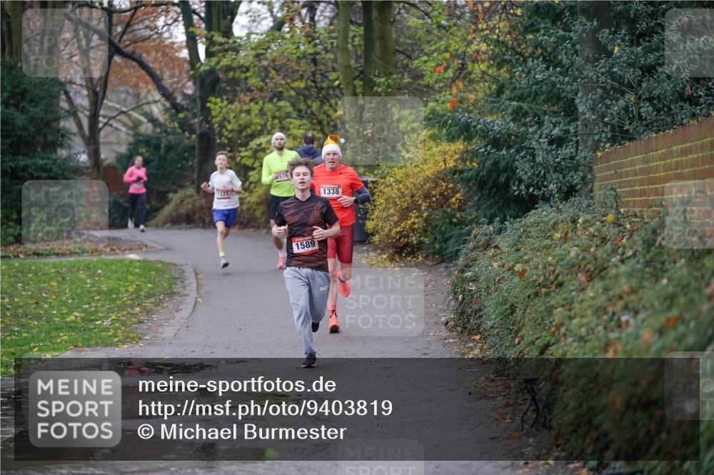 07.12.2025 - St. Pauli X-Mass-Run No. 15 Michael Burmester http://msf.ph/oto/9403819 07.12.2025 10:57:59 Laufen 1589, 1338 meine-sportfotos.de