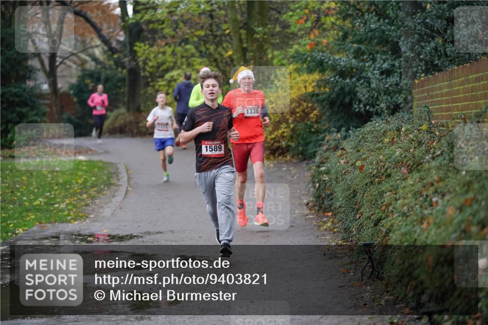 07.12.2025 - St. Pauli X-Mass-Run No. 15 Michael Burmester http://msf.ph/oto/9403821 07.12.2025 10:58:00 Laufen 7321, 5, 1589, 1338 meine-sportfotos.de