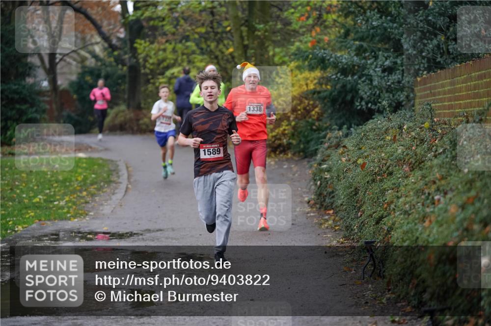 07.12.2025 - St. Pauli X-Mass-Run No. 15 Michael Burmester http://msf.ph/oto/9403822 07.12.2025 10:58:00 Laufen 1589, 1338 meine-sportfotos.de