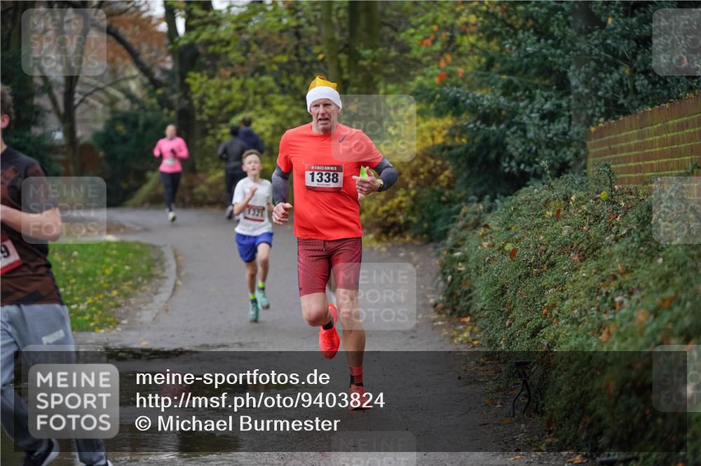 07.12.2025 - St. Pauli X-Mass-Run No. 15 Michael Burmester http://msf.ph/oto/9403824 07.12.2025 10:58:01 Laufen 15, 9, 1338 meine-sportfotos.de