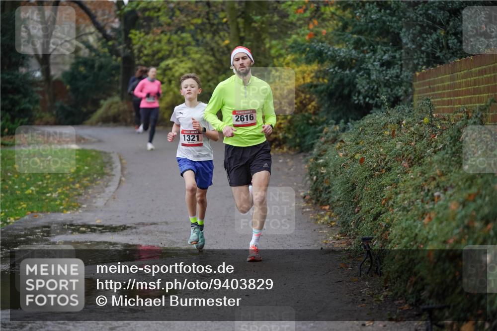 07.12.2025 - St. Pauli X-Mass-Run No. 15 Michael Burmester http://msf.ph/oto/9403829 07.12.2025 10:58:03 Laufen 1321, 2616 meine-sportfotos.de