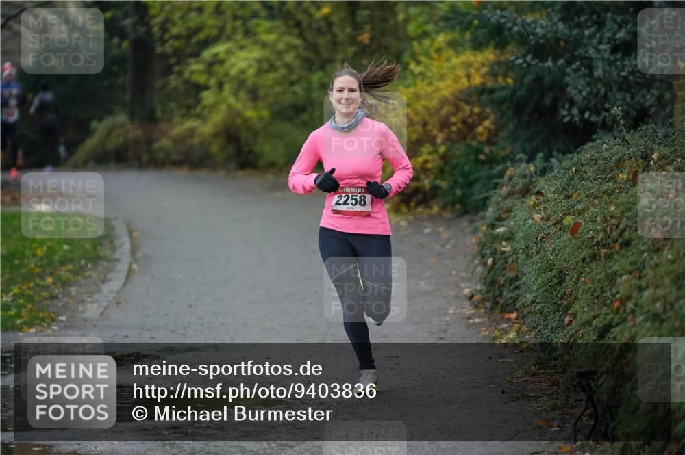 07.12.2025 - St. Pauli X-Mass-Run No. 15 Michael Burmester http://msf.ph/oto/9403836 07.12.2025 10:58:07 Laufen 15, 2258 meine-sportfotos.de
