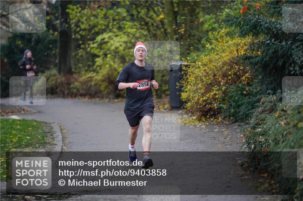 07.12.2025 - St. Pauli X-Mass-Run No. 15 Michael Burmester http://msf.ph/oto/9403858 07.12.2025 10:58:43 Laufen 2858 meine-sportfotos.de