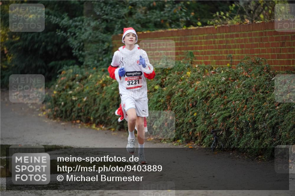 07.12.2025 - St. Pauli X-Mass-Run No. 15 Michael Burmester http://msf.ph/oto/9403889 07.12.2025 11:00:09 Laufen 15, 3221 meine-sportfotos.de