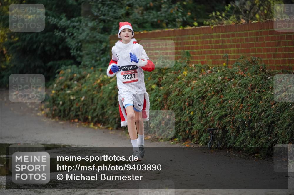 07.12.2025 - St. Pauli X-Mass-Run No. 15 Michael Burmester http://msf.ph/oto/9403890 07.12.2025 11:00:09 Laufen 15, 3221 meine-sportfotos.de