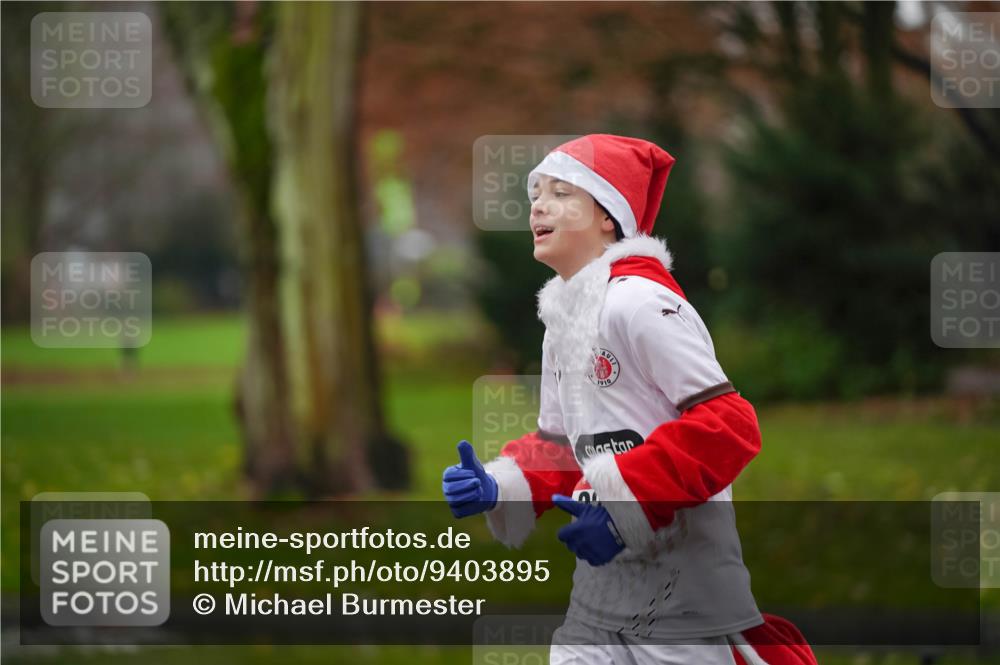 07.12.2025 - St. Pauli X-Mass-Run No. 15 Michael Burmester http://msf.ph/oto/9403895 07.12.2025 11:00:12 Laufen 1910, 2 meine-sportfotos.de
