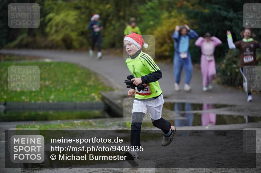 07.12.2025 - St. Pauli X-Mass-Run No. 15 Michael Burmester http://msf.ph/oto/9403935 07.12.2025 11:01:02 Laufen  meine-sportfotos.de