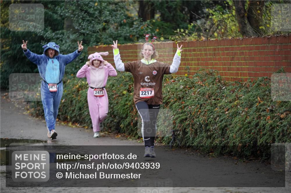 07.12.2025 - St. Pauli X-Mass-Run No. 15 Michael Burmester http://msf.ph/oto/9403939 07.12.2025 11:01:04 Laufen 2474, 2473, 2217 meine-sportfotos.de