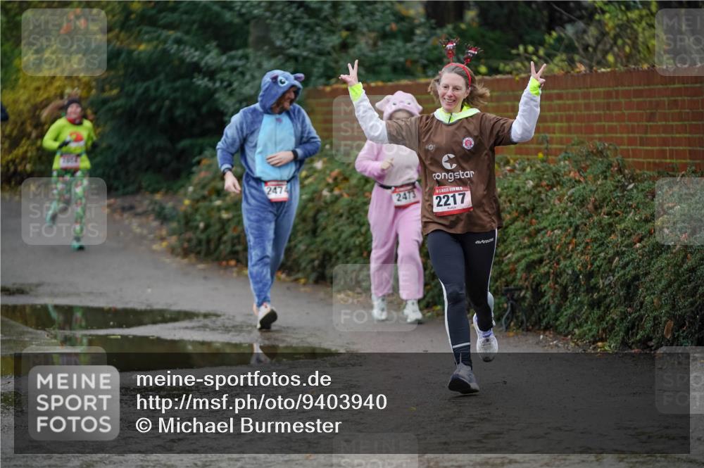 07.12.2025 - St. Pauli X-Mass-Run No. 15 Michael Burmester http://msf.ph/oto/9403940 07.12.2025 11:01:05 Laufen 2044, 2474, 2473, 15, 2217 meine-sportfotos.de
