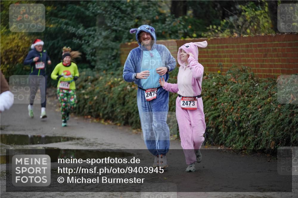 07.12.2025 - St. Pauli X-Mass-Run No. 15 Michael Burmester http://msf.ph/oto/9403945 07.12.2025 11:01:07 Laufen 3704, 2854, 2474, 5, 2473 meine-sportfotos.de