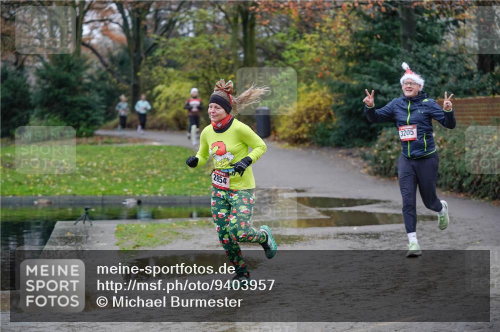 07.12.2025 - St. Pauli X-Mass-Run No. 15 Michael Burmester http://msf.ph/oto/9403957 07.12.2025 11:01:12 Laufen 2854, 3205 meine-sportfotos.de