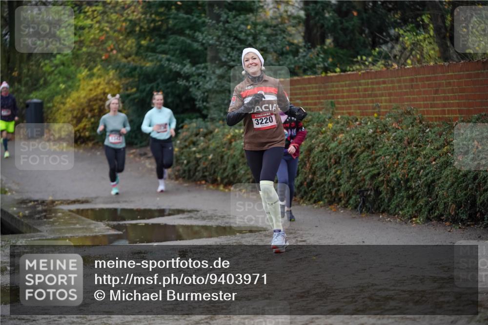 07.12.2025 - St. Pauli X-Mass-Run No. 15 Michael Burmester http://msf.ph/oto/9403971 07.12.2025 11:01:21 Laufen 1544, 3220 meine-sportfotos.de
