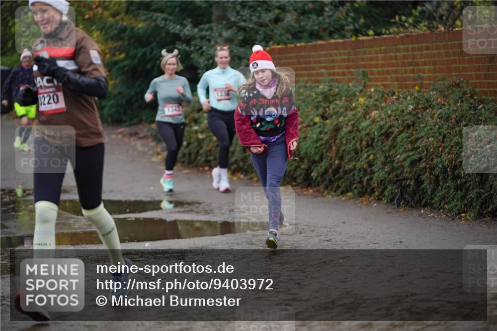 07.12.2025 - St. Pauli X-Mass-Run No. 15 Michael Burmester http://msf.ph/oto/9403972 07.12.2025 11:01:22 Laufen 220, 1343 meine-sportfotos.de