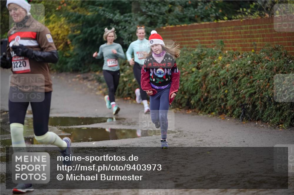 07.12.2025 - St. Pauli X-Mass-Run No. 15 Michael Burmester http://msf.ph/oto/9403973 07.12.2025 11:01:22 Laufen 3220, 1343 meine-sportfotos.de