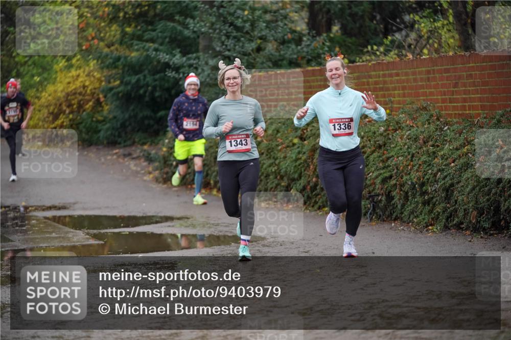 07.12.2025 - St. Pauli X-Mass-Run No. 15 Michael Burmester http://msf.ph/oto/9403979 07.12.2025 11:01:25 Laufen 719, 2194, 1343, 1336 meine-sportfotos.de