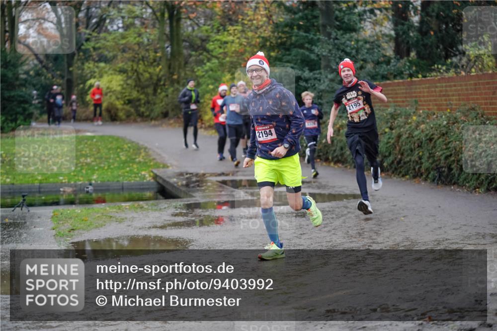 07.12.2025 - St. Pauli X-Mass-Run No. 15 Michael Burmester http://msf.ph/oto/9403992 07.12.2025 11:01:29 Laufen 2194, 3324, 2195 meine-sportfotos.de