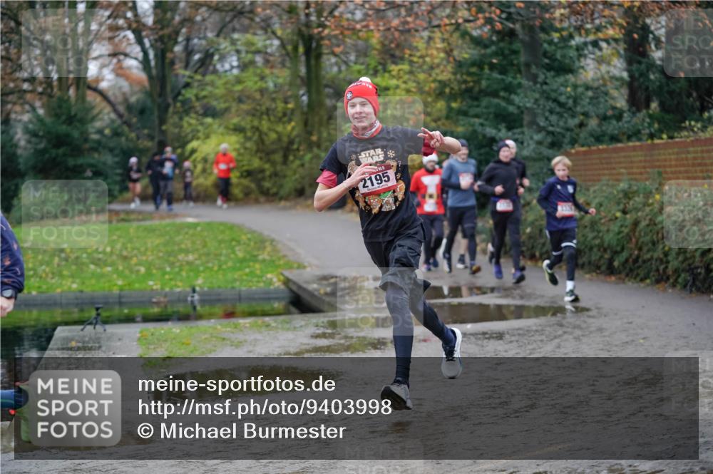 07.12.2025 - St. Pauli X-Mass-Run No. 15 Michael Burmester http://msf.ph/oto/9403998 07.12.2025 11:01:30 Laufen 2195 meine-sportfotos.de