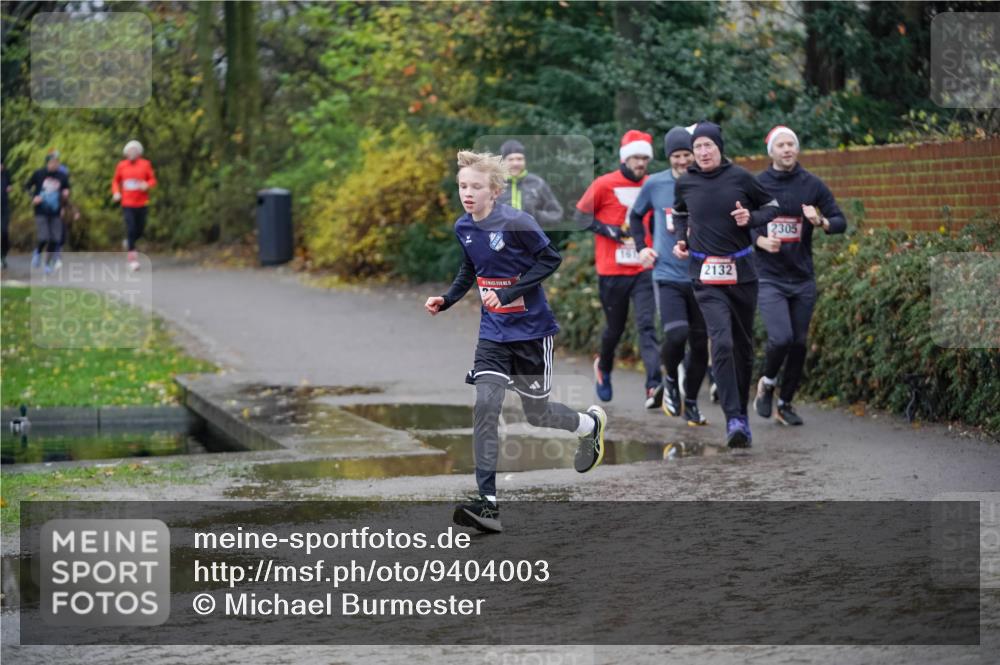 07.12.2025 - St. Pauli X-Mass-Run No. 15 Michael Burmester http://msf.ph/oto/9404003 07.12.2025 11:01:31 Laufen 15, 2132, 2305 meine-sportfotos.de