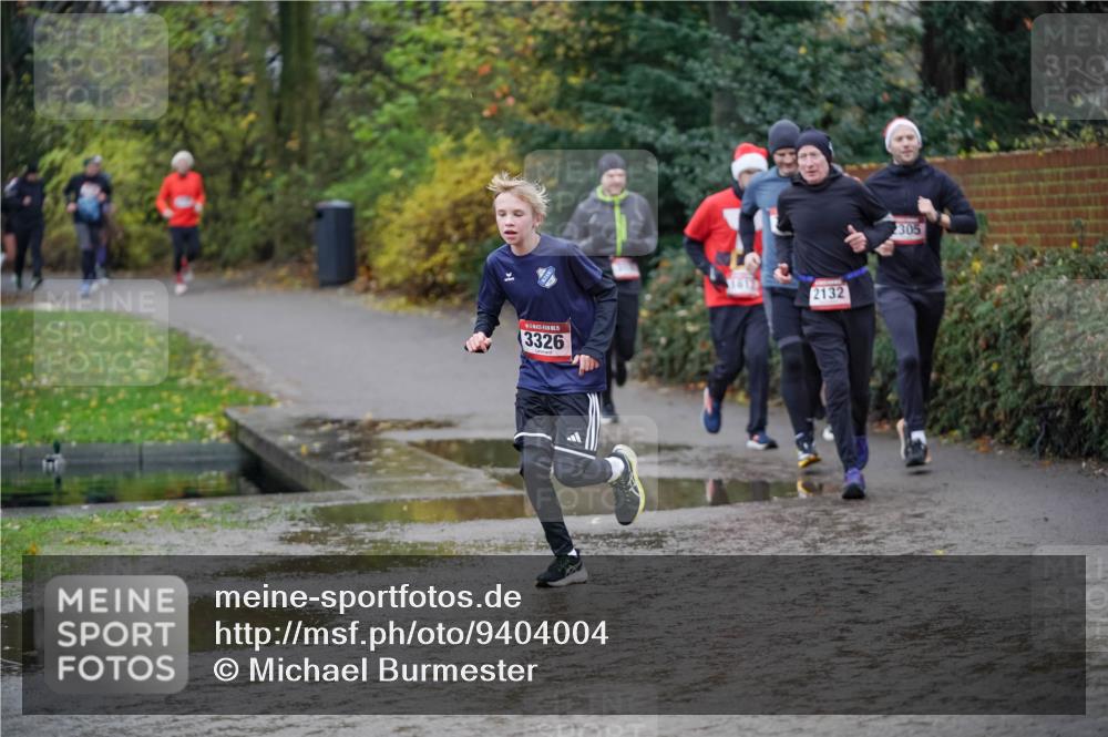 07.12.2025 - St. Pauli X-Mass-Run No. 15 Michael Burmester http://msf.ph/oto/9404004 07.12.2025 11:01:31 Laufen 3326, 2132, 305 meine-sportfotos.de