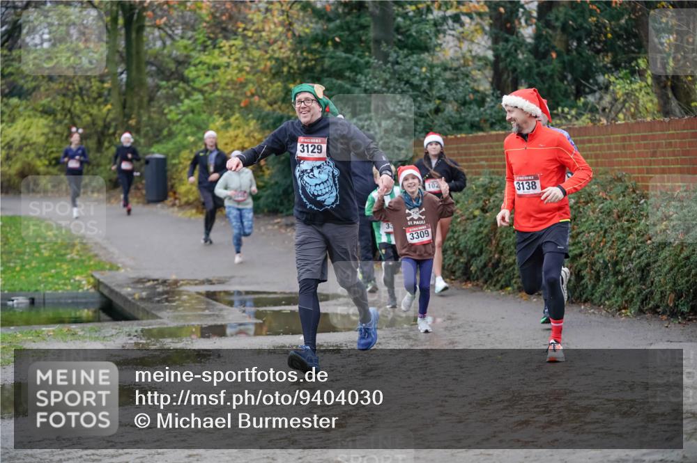 07.12.2025 - St. Pauli X-Mass-Run No. 15 Michael Burmester http://msf.ph/oto/9404030 07.12.2025 11:01:42 Laufen 3129, 33, 3309, 102, 3138 meine-sportfotos.de