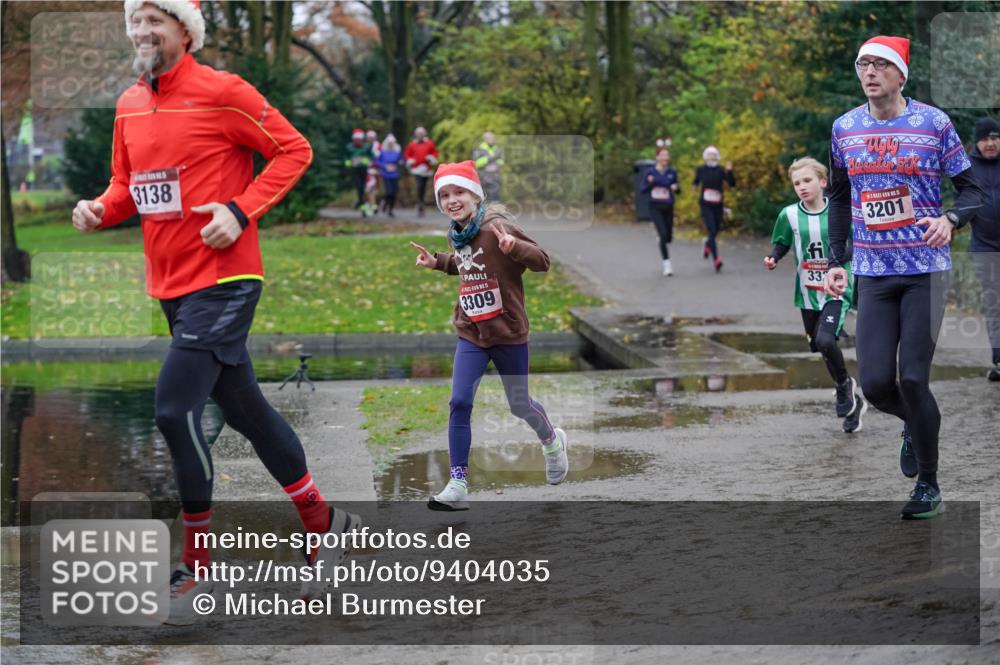 07.12.2025 - St. Pauli X-Mass-Run No. 15 Michael Burmester http://msf.ph/oto/9404035 07.12.2025 11:01:44 Laufen 3138, 15, 3309, 332, 15, 3201 meine-sportfotos.de