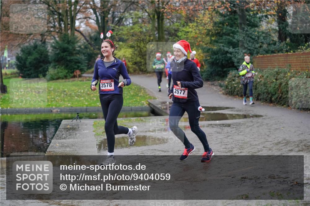 07.12.2025 - St. Pauli X-Mass-Run No. 15 Michael Burmester http://msf.ph/oto/9404059 07.12.2025 11:01:51 Laufen 2578, 2577 meine-sportfotos.de