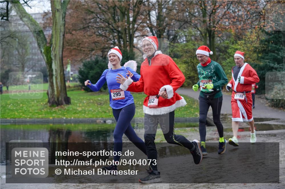 07.12.2025 - St. Pauli X-Mass-Run No. 15 Michael Burmester http://msf.ph/oto/9404073 07.12.2025 11:01:59 Laufen 5, 295, 302, 250, 2788 meine-sportfotos.de