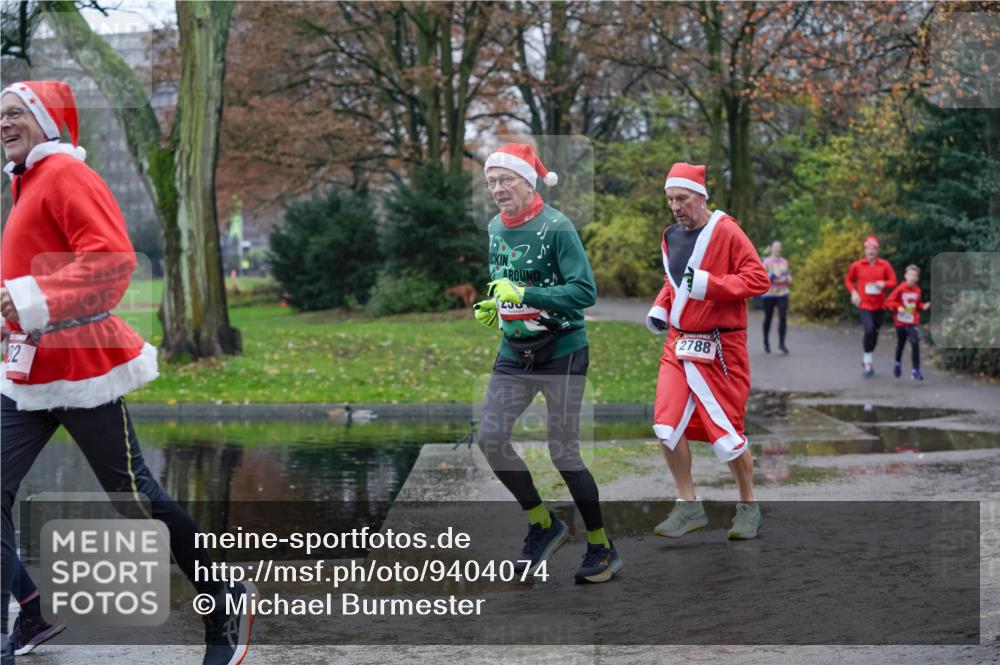 07.12.2025 - St. Pauli X-Mass-Run No. 15 Michael Burmester http://msf.ph/oto/9404074 07.12.2025 11:01:59 Laufen 02, 2788 meine-sportfotos.de