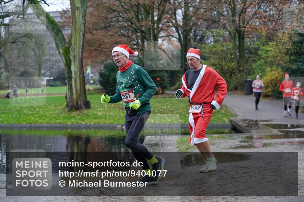 07.12.2025 - St. Pauli X-Mass-Run No. 15 Michael Burmester http://msf.ph/oto/9404077 07.12.2025 11:01:59 Laufen 2581, 2788 meine-sportfotos.de